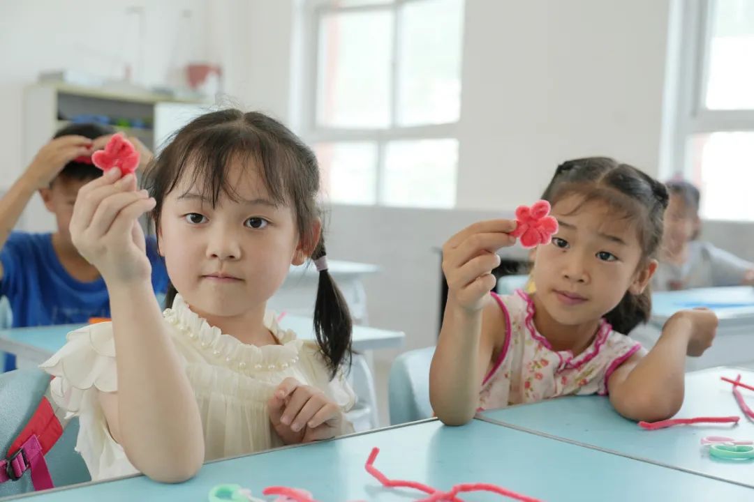 褶皱纸簪花在指尖绽放古韵